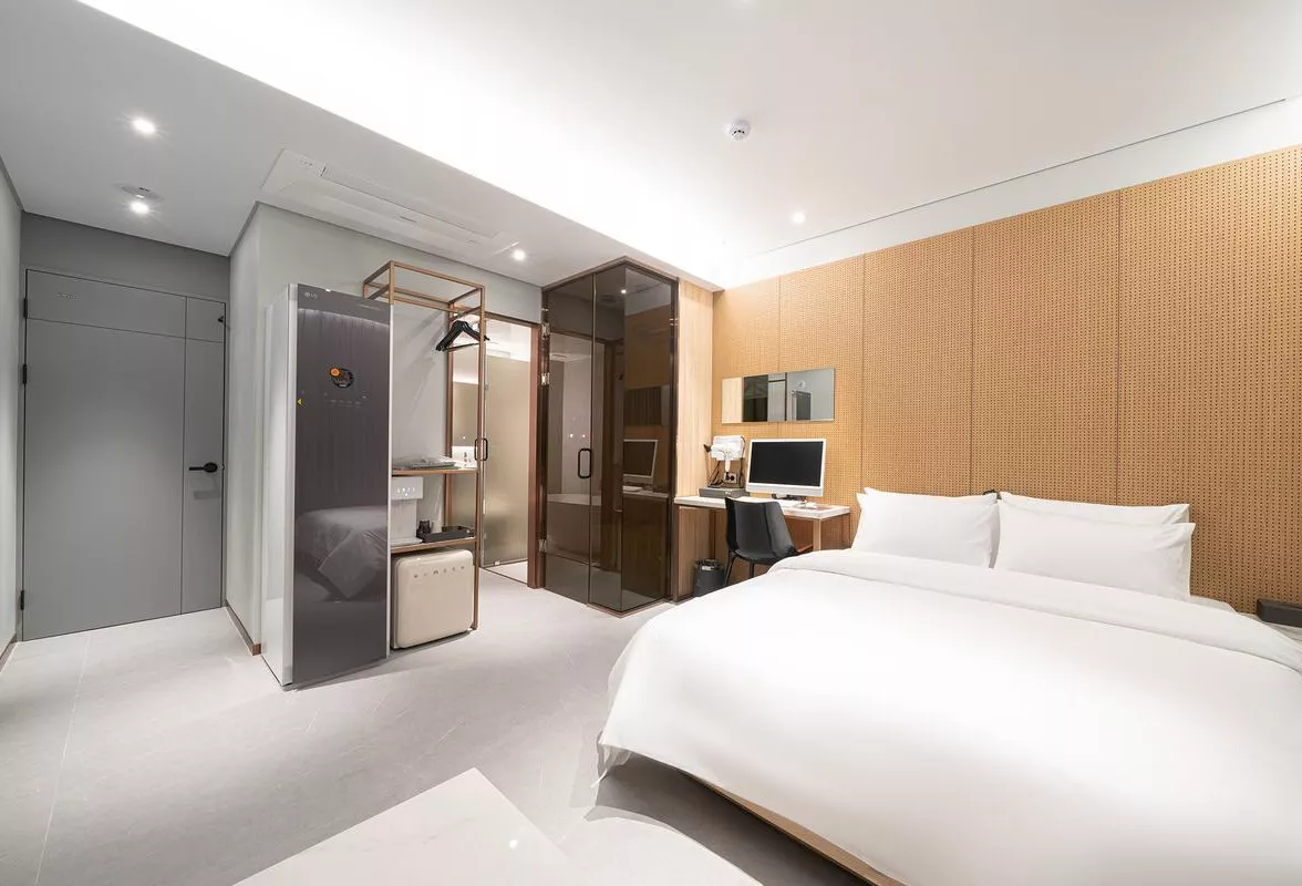 Elegant Details and Warm Lighting