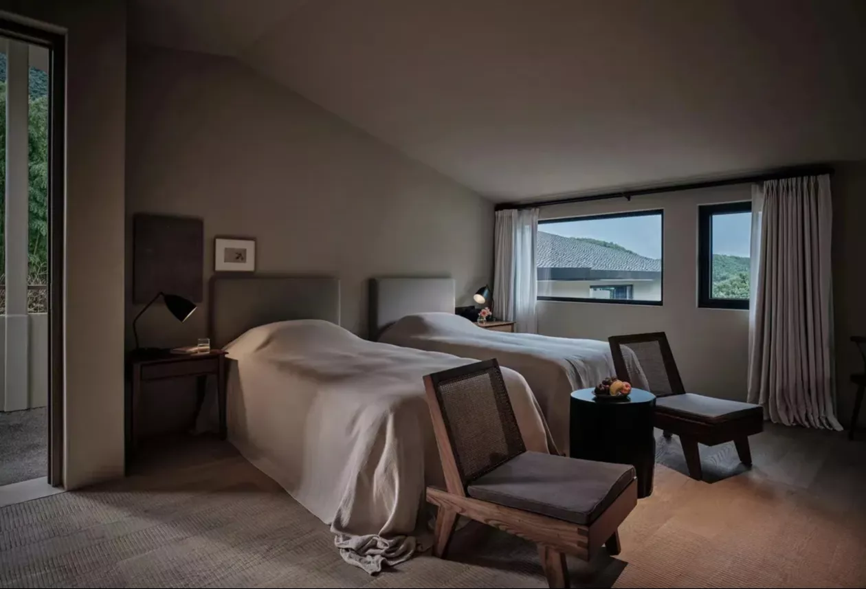 Room-C