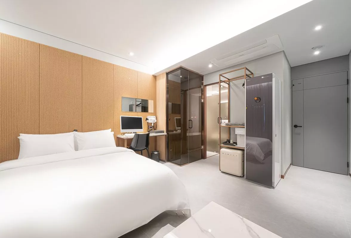 Spacious Layout and Warm Wooden Tones