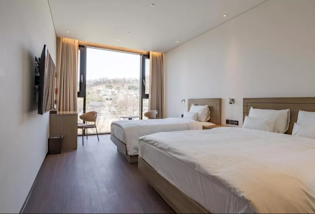 Twin Bed Area - Headboards, Mattresses & Bedding