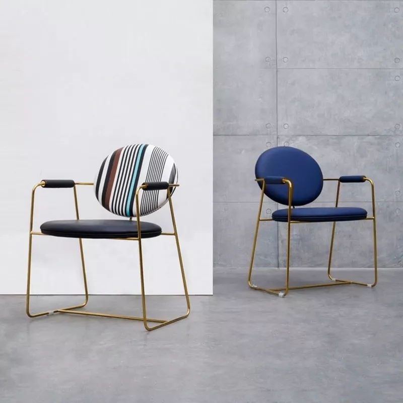 art print gold frame hotel armchair STLOU1235 front view