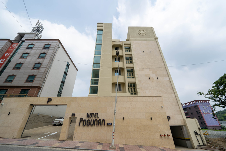 1761790867558036.png Hotel Outer 1.png