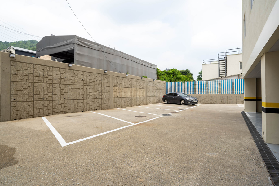 1761790978591988.png Hotel Outer 2.png