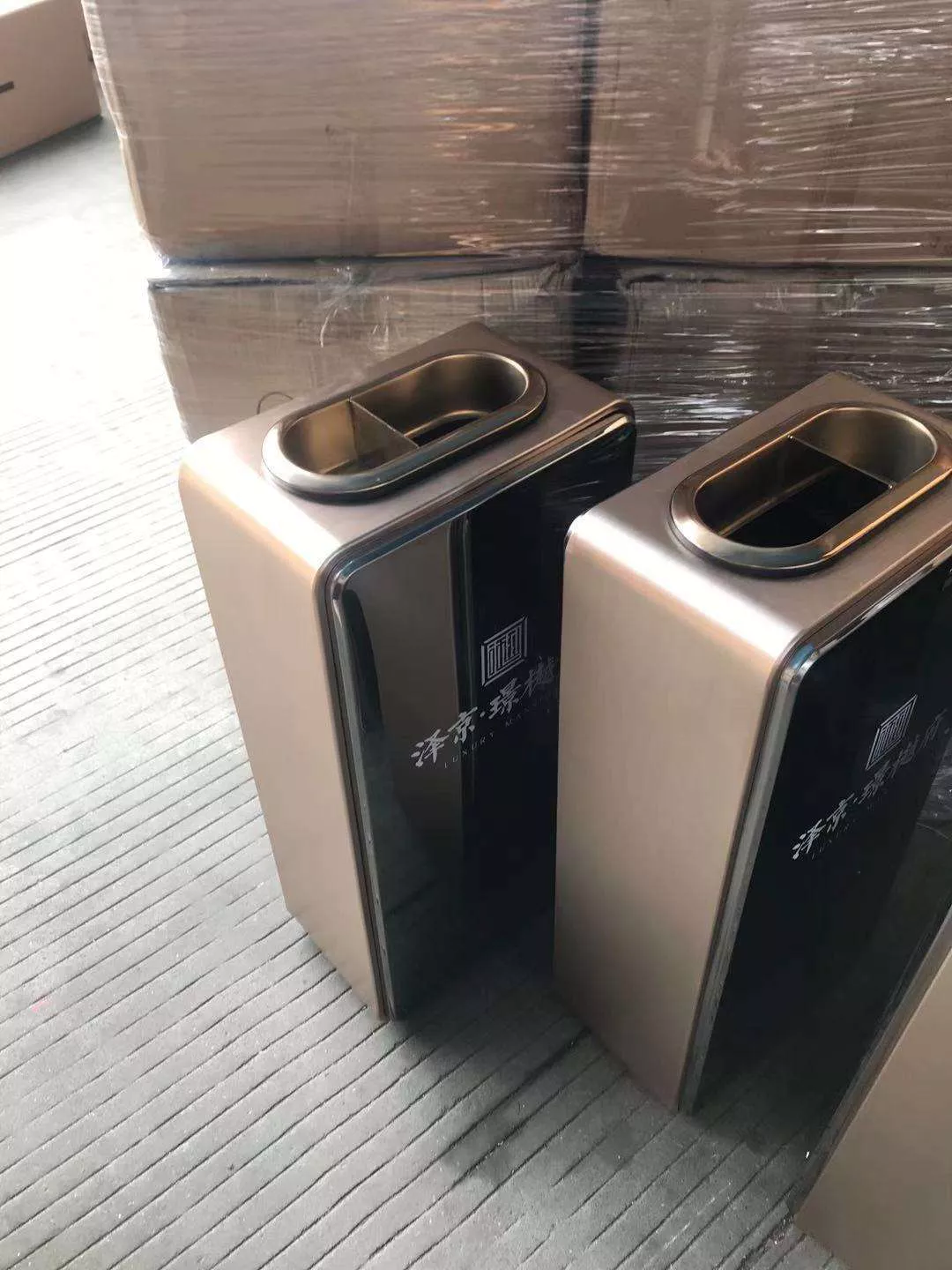 Hotel trash can-11